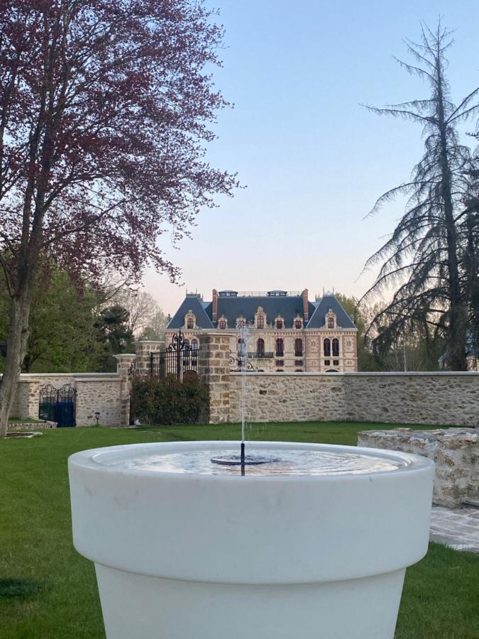 Loft Dans Le Clocher Face Au Chateau Bonnelles Εξωτερικό φωτογραφία
