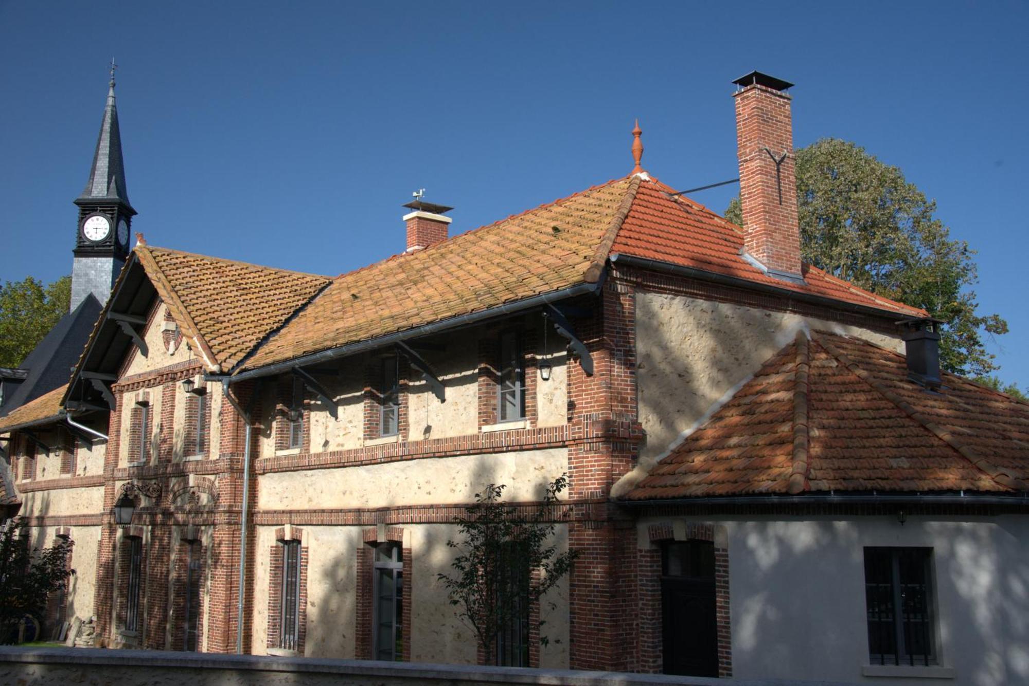 Loft Dans Le Clocher Face Au Chateau Bonnelles Εξωτερικό φωτογραφία