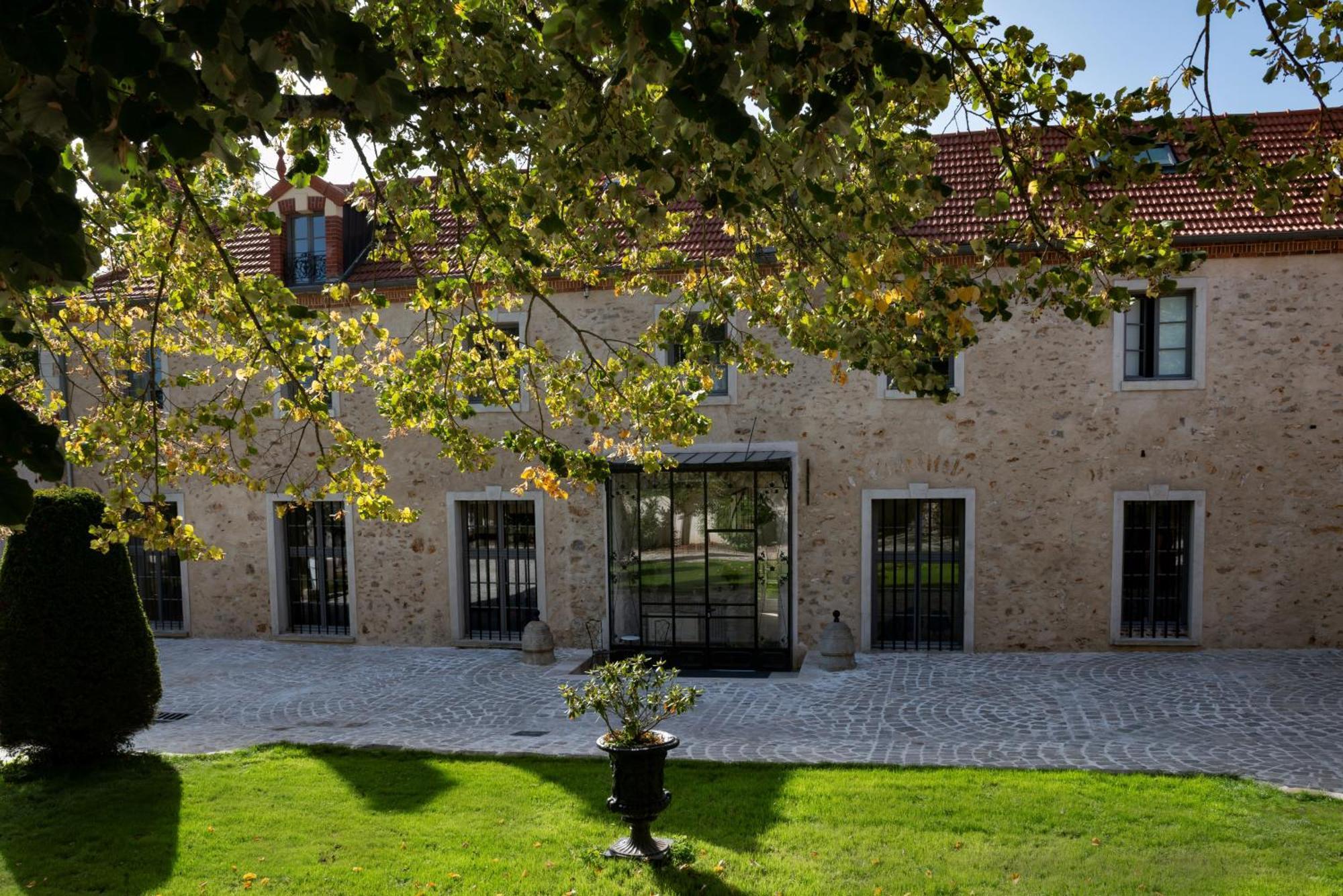 Loft Dans Le Clocher Face Au Chateau Bonnelles Εξωτερικό φωτογραφία